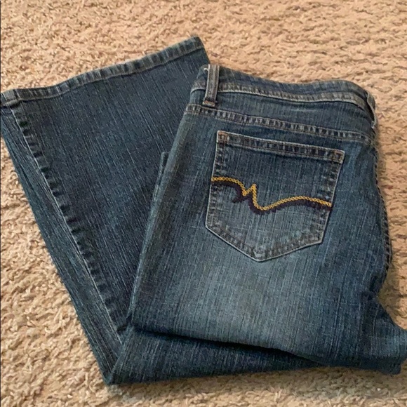 Jeans - Picture 1 of 3